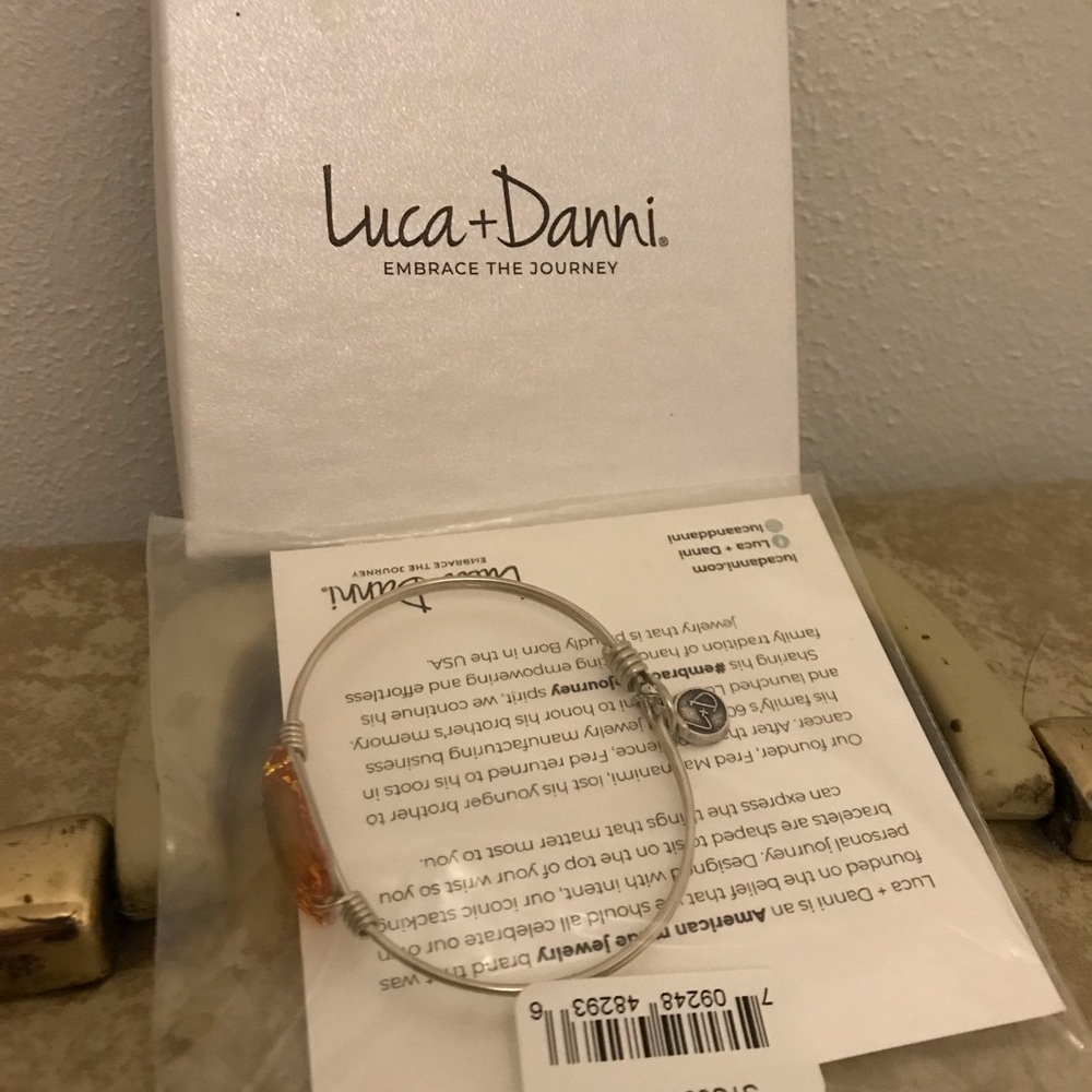 Luca + Danni November birthstone bracelet small petite wrist size - Picture 4 of 5